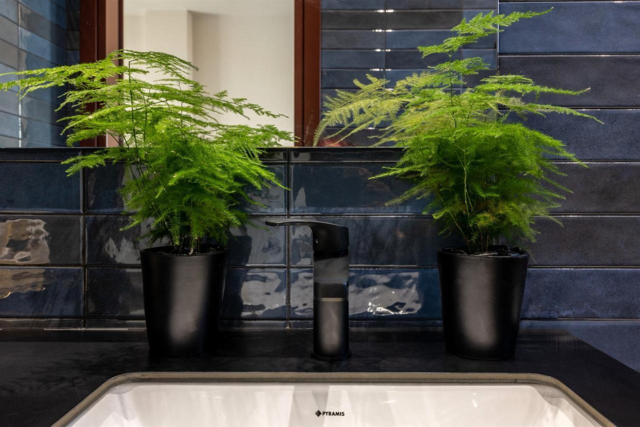 Andrews Luxury Suites Near The Airport كاندية المظهر الخارجي الصورة