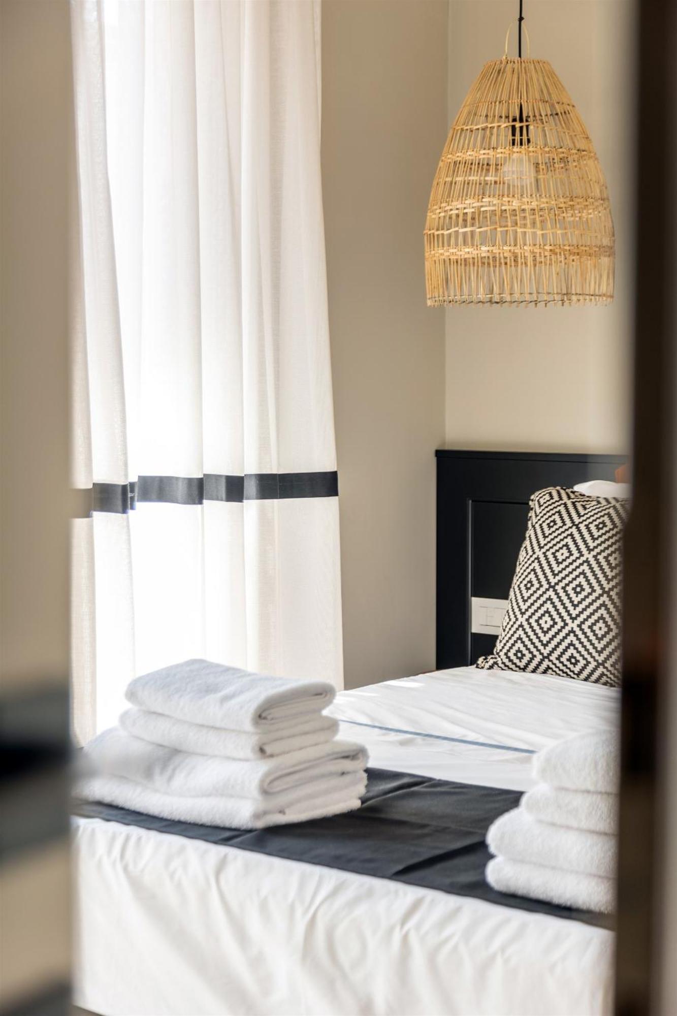 Andrews Luxury Suites Near The Airport كاندية المظهر الخارجي الصورة
